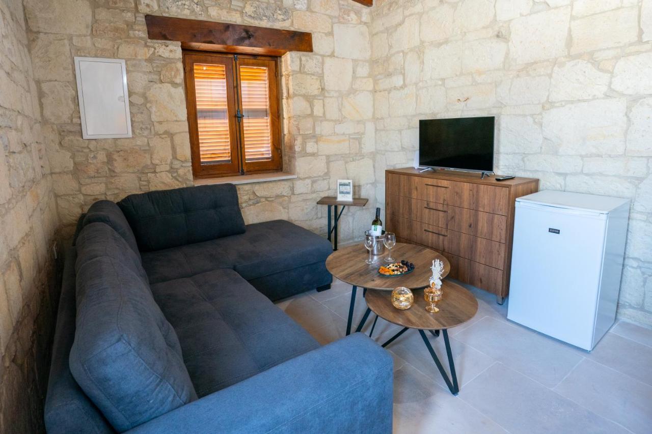 Eidyllio Luxury Suites Omodos Dış mekan fotoğraf